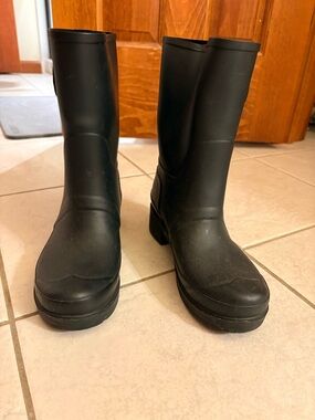 Hunter Black Women's Mid-Calf Rubber Rain Boots